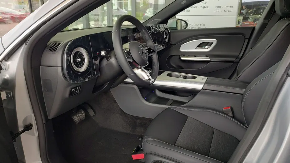 MERCEDES-BENZ CLA -