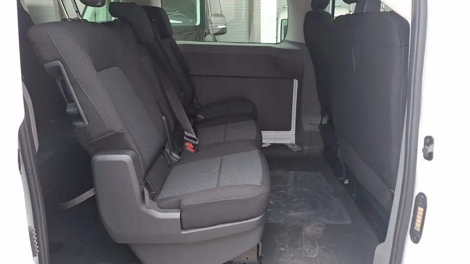 VOLKSWAGEN Transporter Transporter Kombi TDI L2H1 M1 Nowy