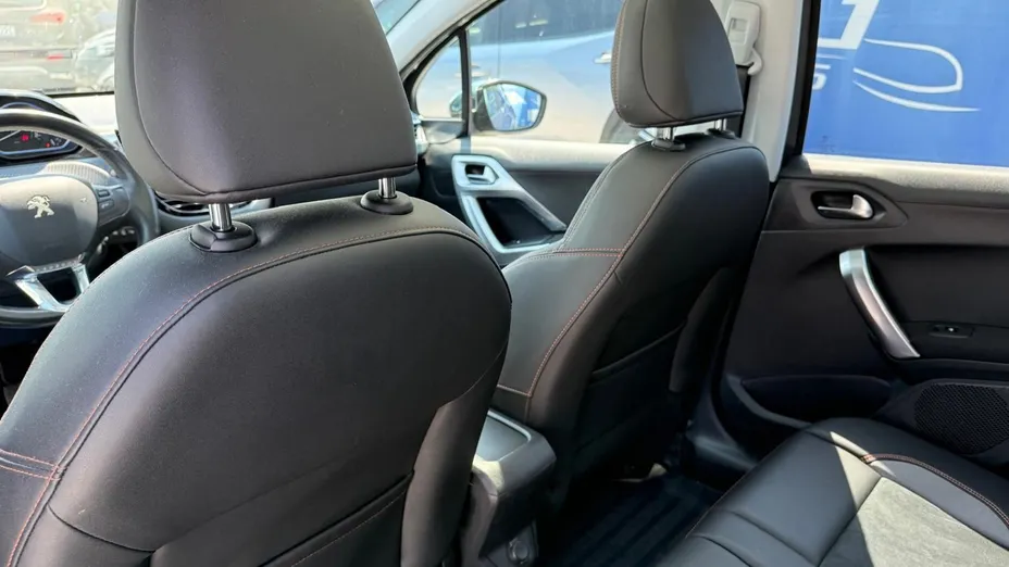 PEUGEOT 2008 -