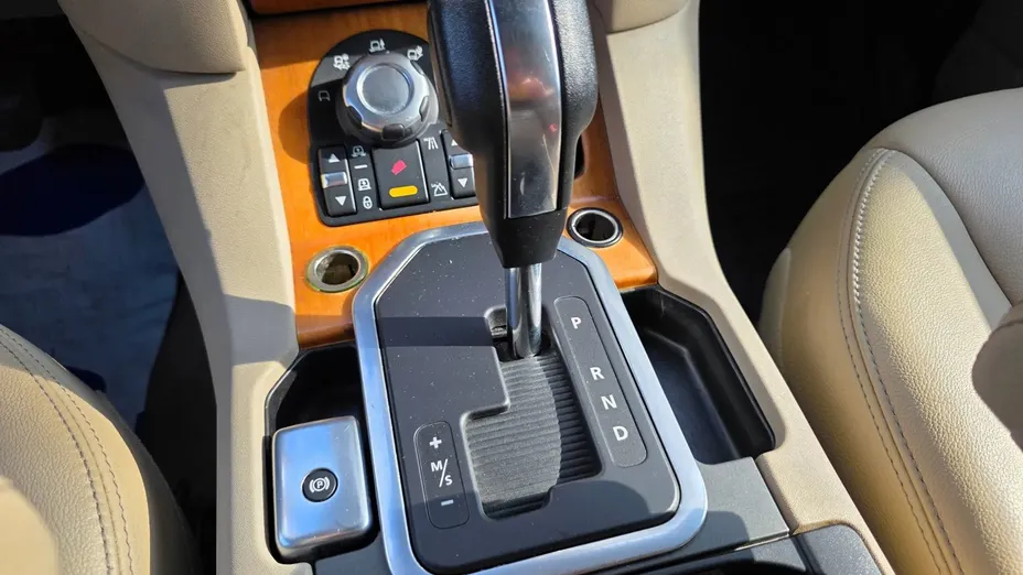 LAND ROVER Discovery -