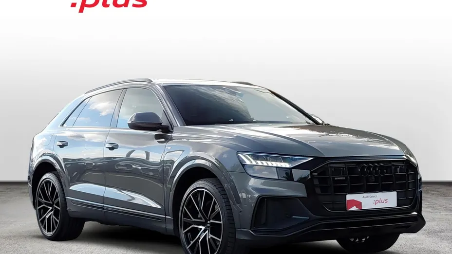 AUDI Q8 -