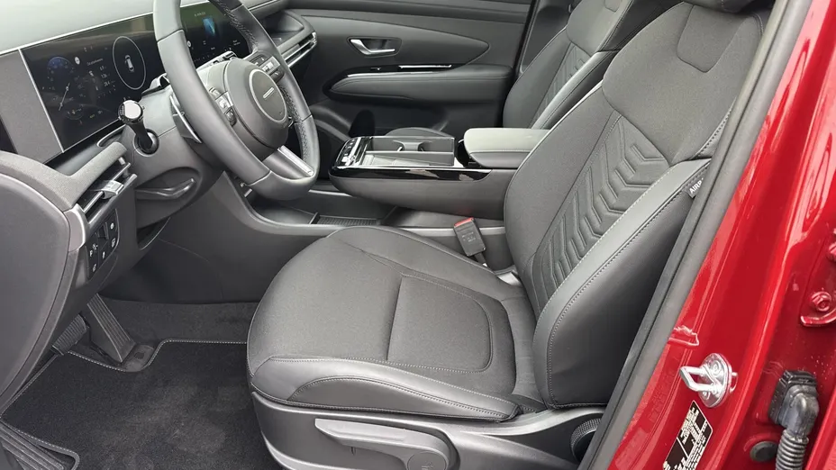 HYUNDAI Tucson Tucson 1.6 T-GDi HEV Smart Black 2WD aut Nowy