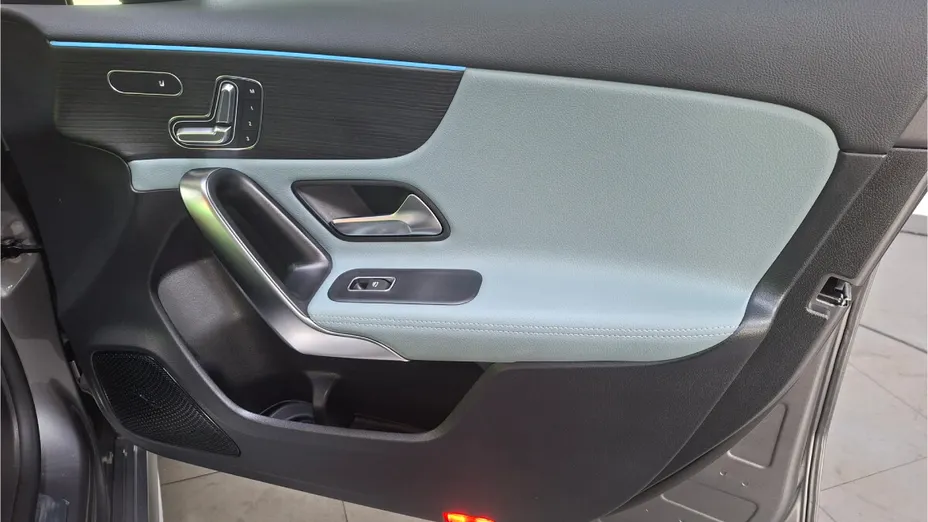 MERCEDES-BENZ A Klasa A 220 4-Matic AMG Line 8G-DCT