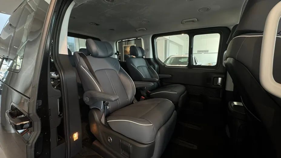 HYUNDAI Staria Staria 1.6 T-GDI HEV Luxury aut Nowy