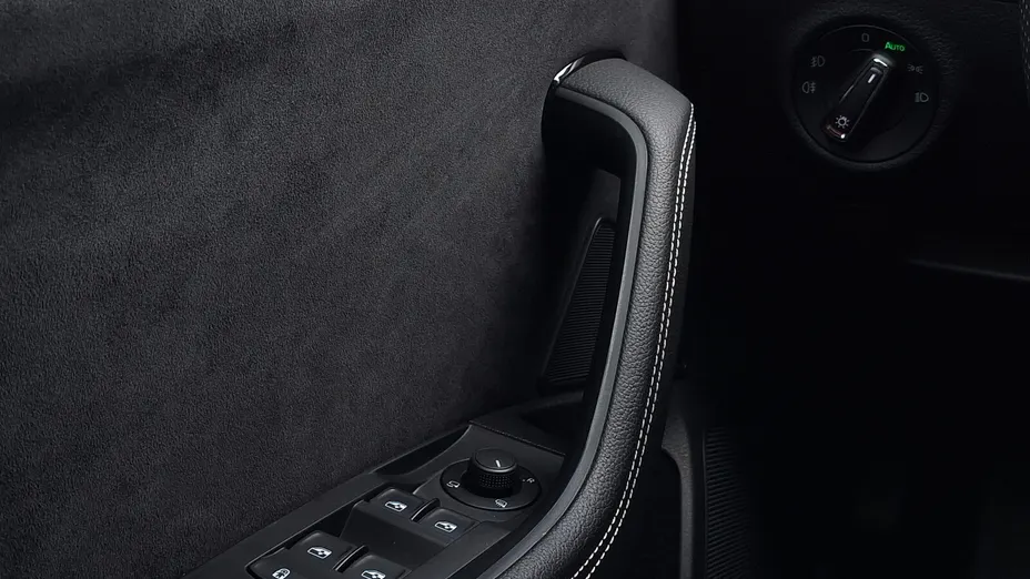 SKODA Superb Superb 2.0 TDI SCR Sportline DSG