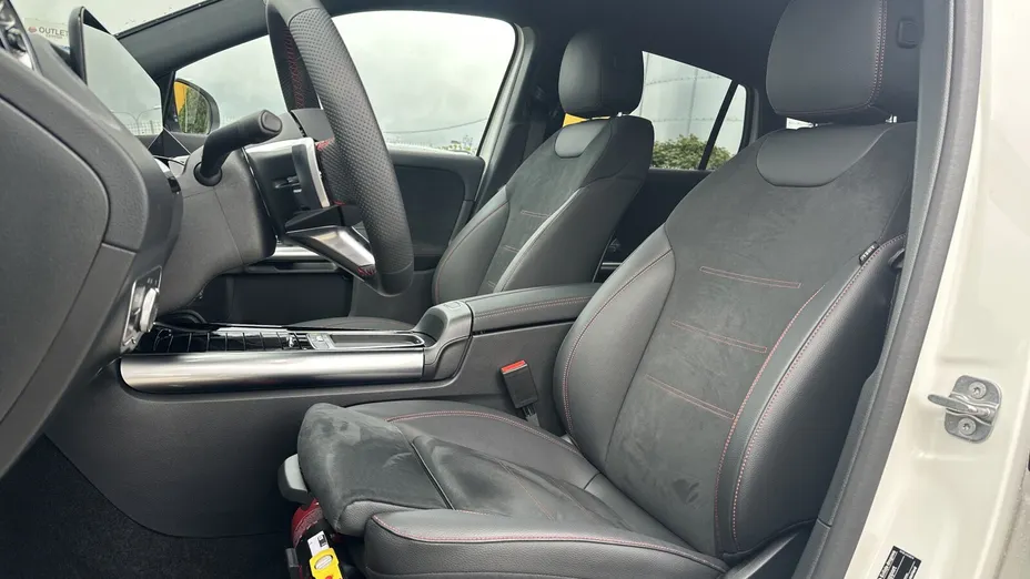 MERCEDES-BENZ GLA GLA 200 mHEV AMG Line 7G-DCT
