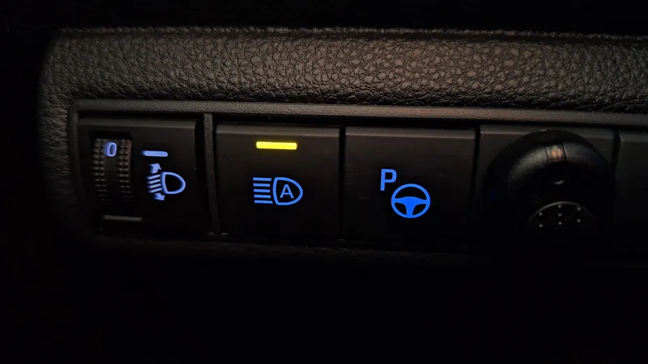 TOYOTA Corolla Corolla 2.0 Hybrid Comfort