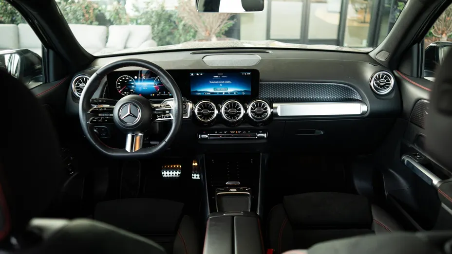 MERCEDES-BENZ GLB GLB 220 d 4-Matic AMG Line 8G-DCT