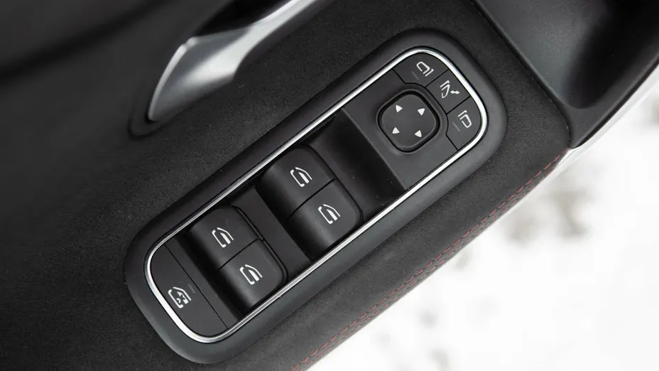 MERCEDES-BENZ CLA CLA 250 AMG Line 7G-DCT