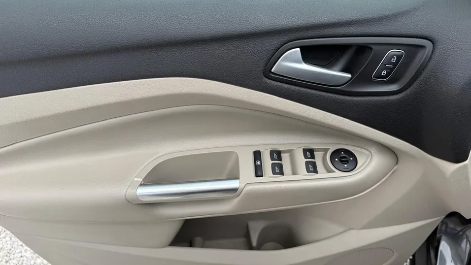 FORD Kuga -