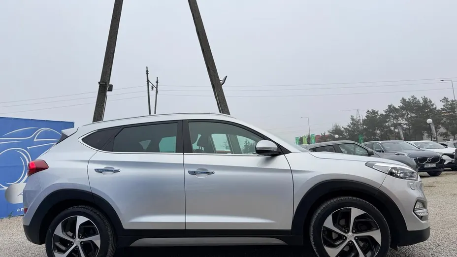 HYUNDAI Tucson -