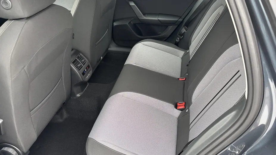 SEAT Leon Leon 1.5 eTSI Style DSG Nowy