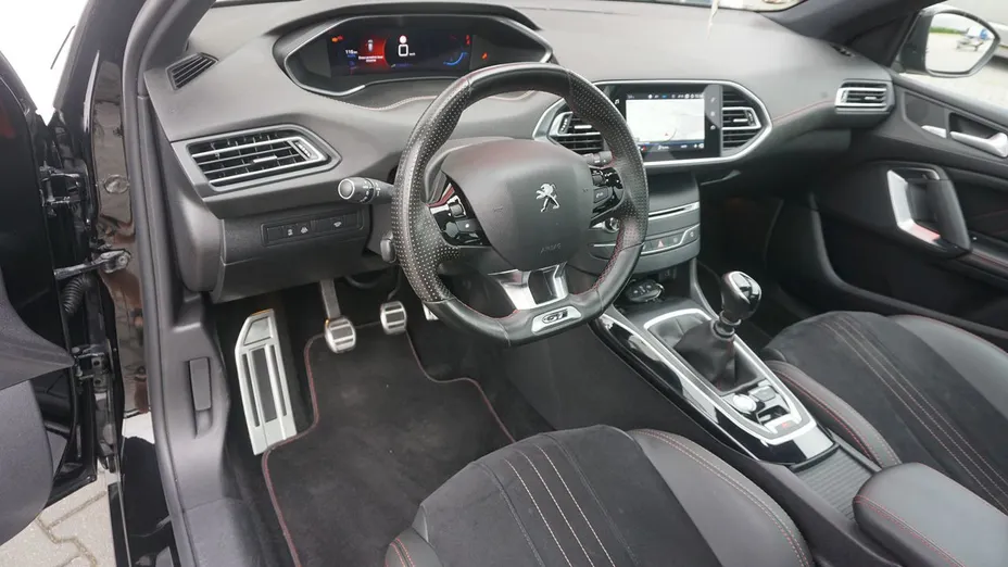 PEUGEOT 308 -