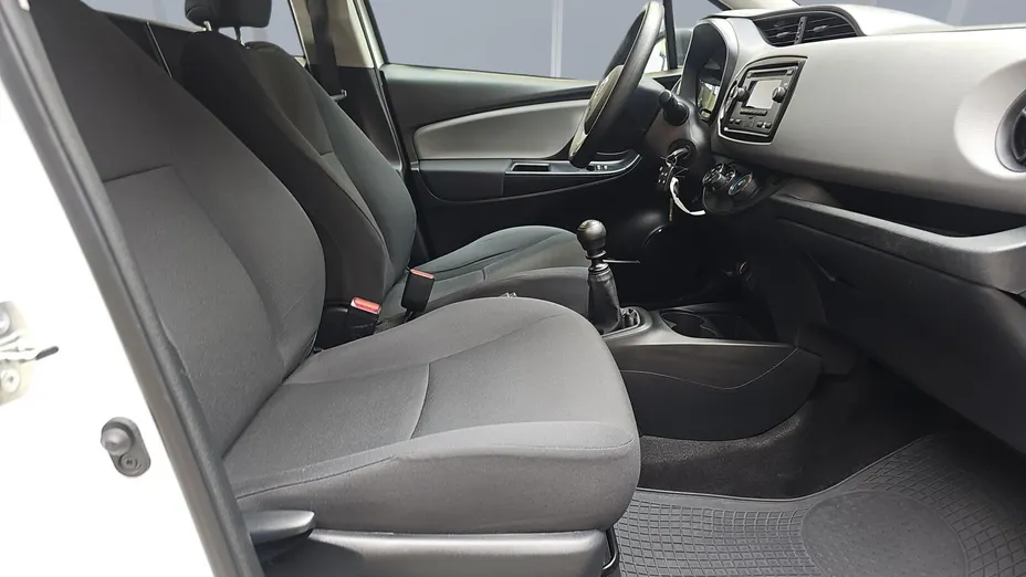 TOYOTA Yaris Yaris 1.5 Active