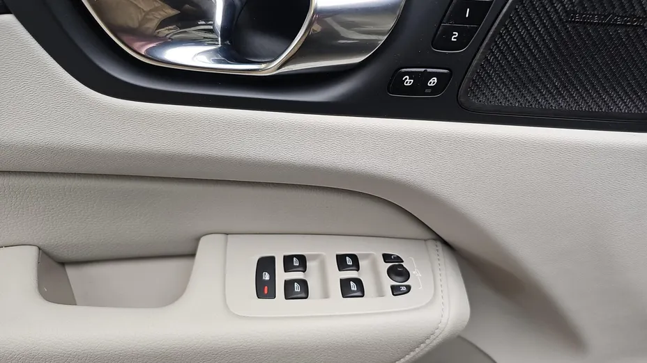 VOLVO XC60 XC60 B4 D AWD Inscription aut