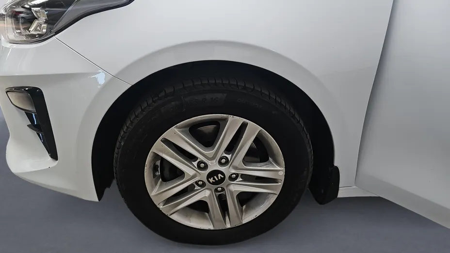 KIA Cee'd Ceed 1.6 CRDi SCR L
