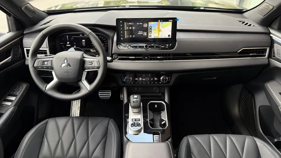 MITSUBISHI Outlander Outlander PHEV Black Edition