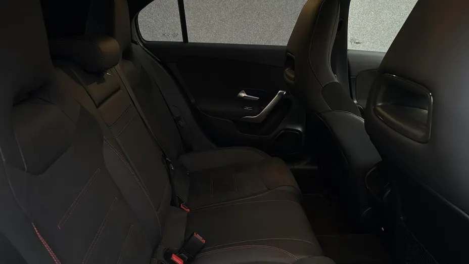 MERCEDES-BENZ A Klasa A 200 AMG Line 7G-DCT