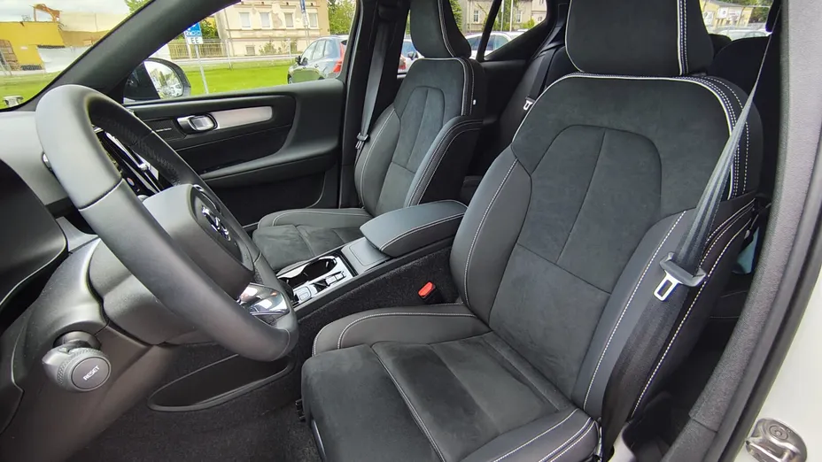 VOLVO XC40 XC40 B4 Plus Dark aut