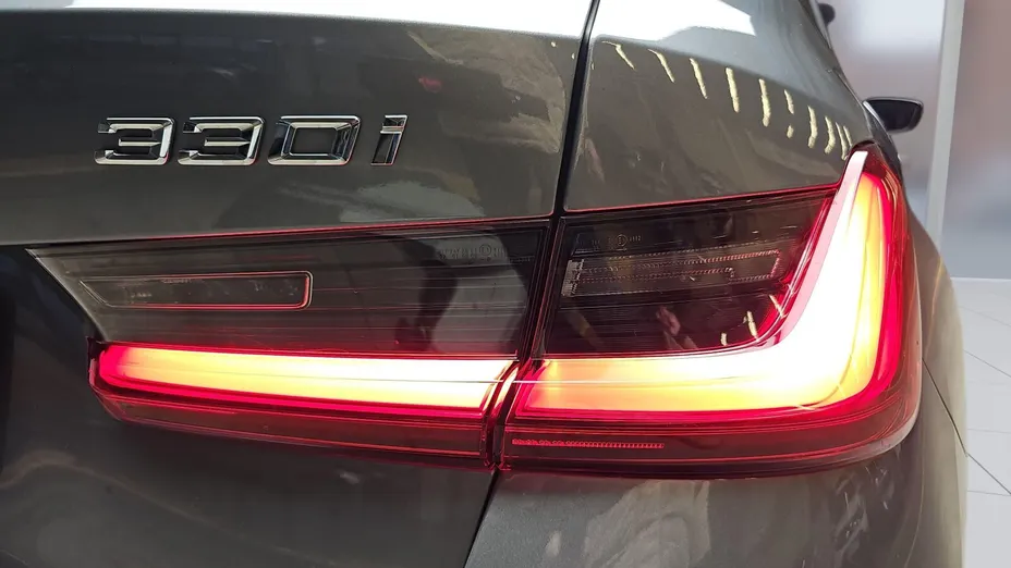 BMW Seria 3 330i xDrive aut