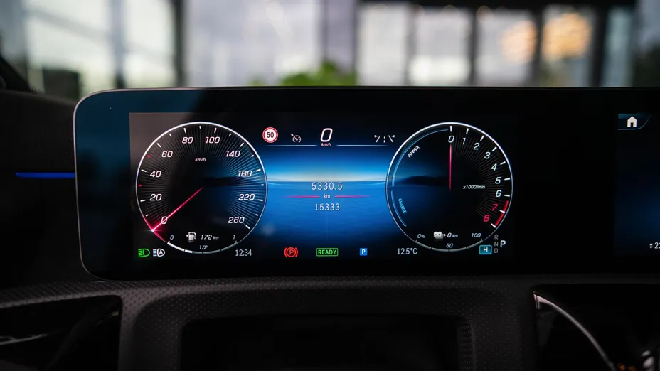 MERCEDES-BENZ A Klasa A 250 e PHEV AMG Line 8G-DCT