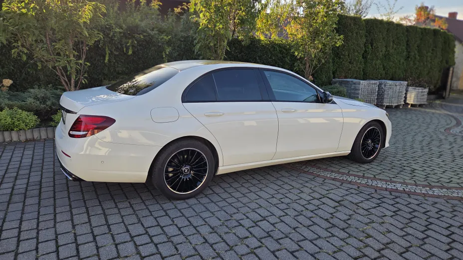 MERCEDES-BENZ E Klasa -