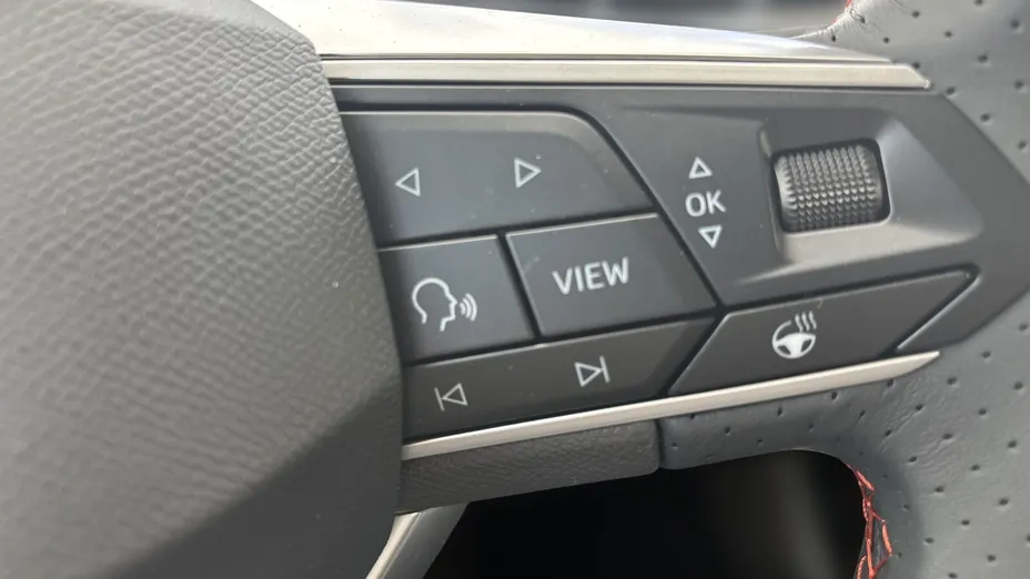 SEAT Leon Leon 1.5 eTSI FR DSG Nowy