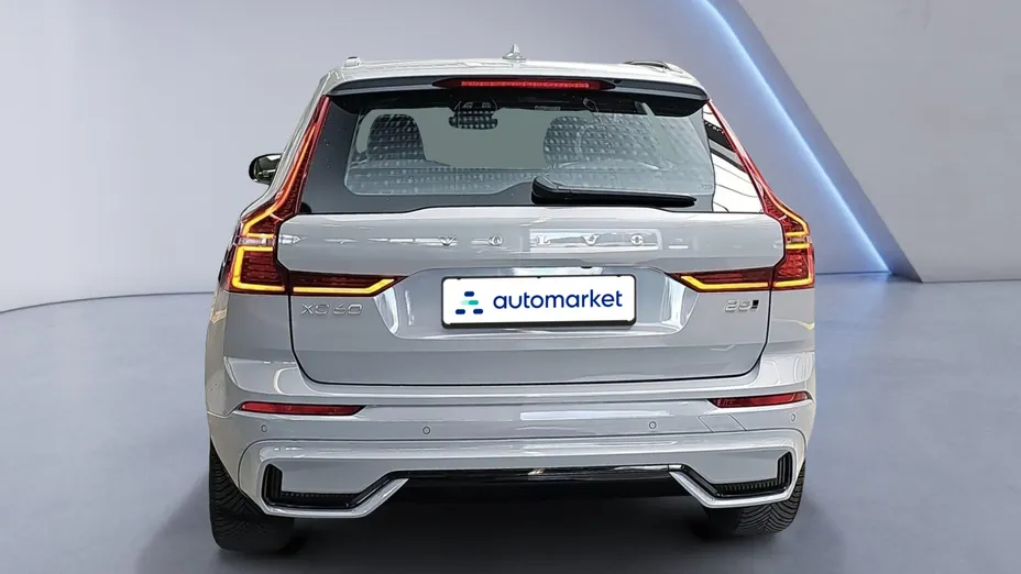 VOLVO XC60 XC60 B5 B AWD Plus Dark aut