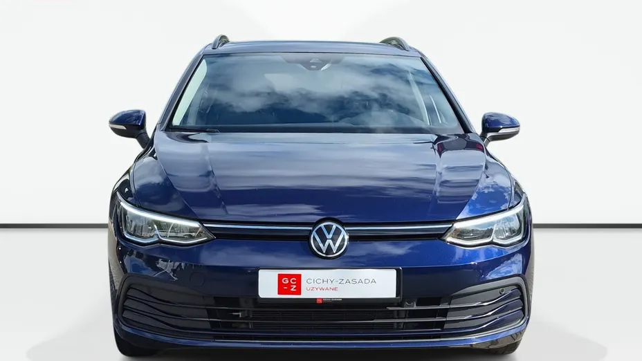 VOLKSWAGEN Golf -