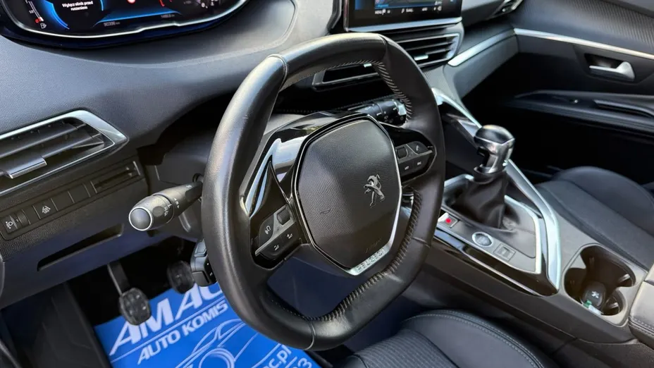 PEUGEOT 3008 -
