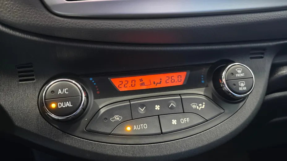 TOYOTA Yaris Yaris 1.33 Life