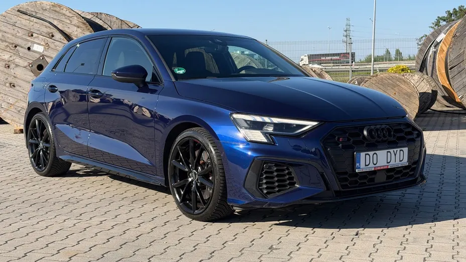 AUDI S3 -
