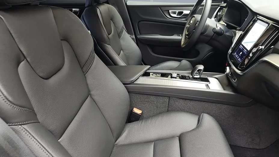 VOLVO S60 S60 B4 B Plus Dark aut
