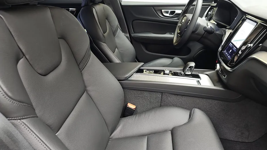 VOLVO S60 S60 B4 B Plus Dark aut