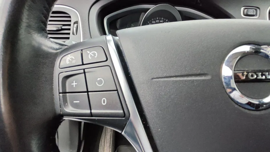 VOLVO V40 V40 D3 Drive-E SCR Momentum aut