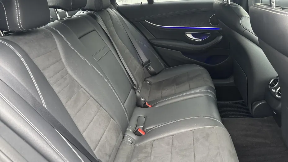MERCEDES-BENZ E Klasa E 220 d 4-Matic AMG/Avantgarde