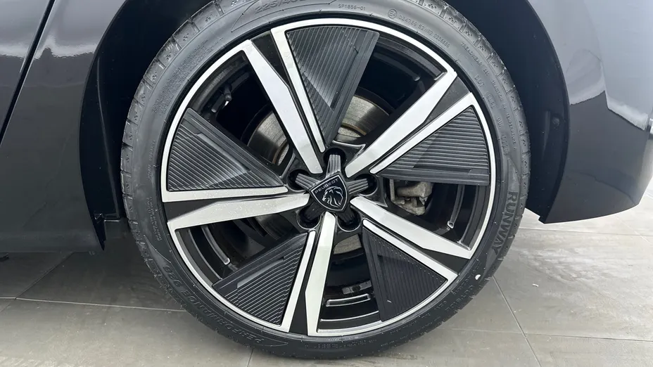 PEUGEOT 308 -