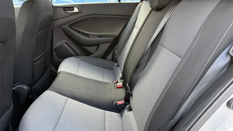 HYUNDAI i20 -
