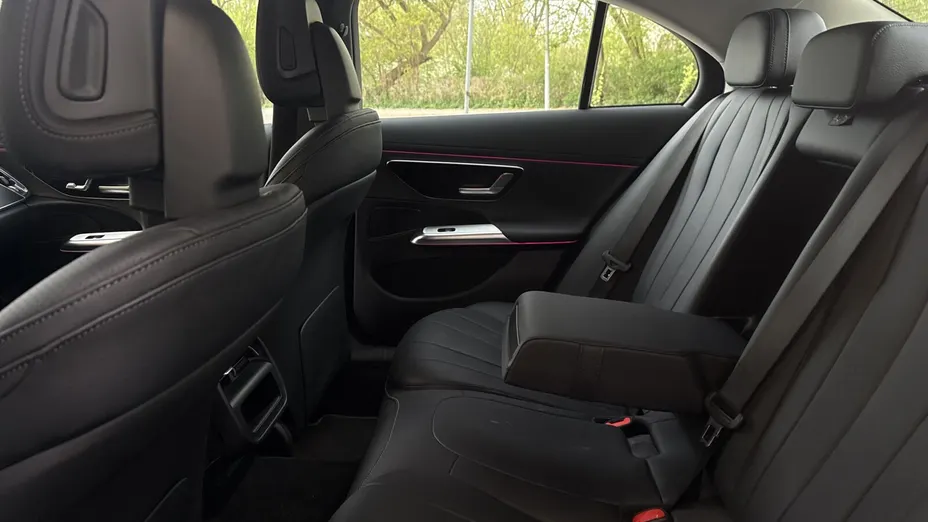 MERCEDES-BENZ E Klasa E 200 d mHEV Avantgarde 9G-Tronic