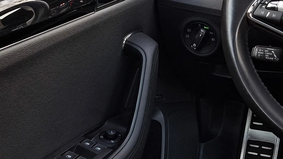 SKODA Superb Superb 2.0 TDI SCR L&K DSG