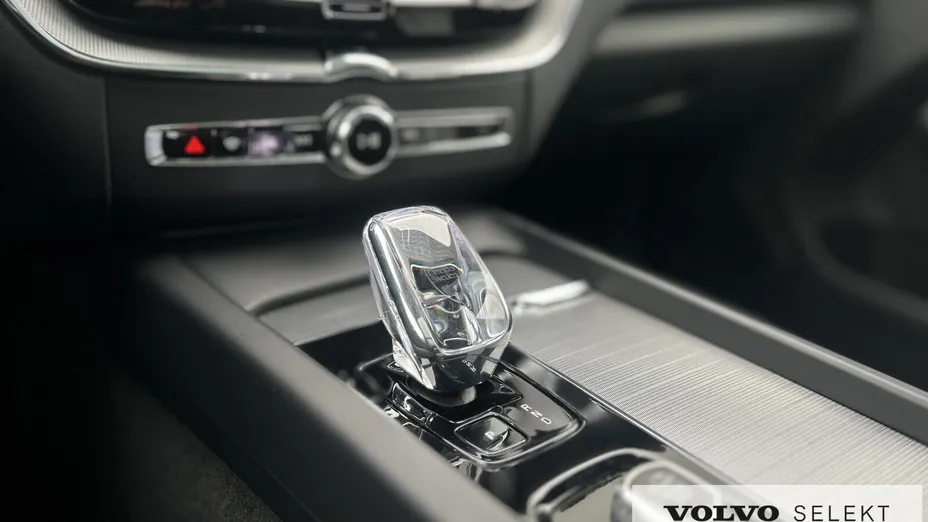 VOLVO XC60 XC60 T8 Plug-In Hybrid AWD Ultimate Dark aut