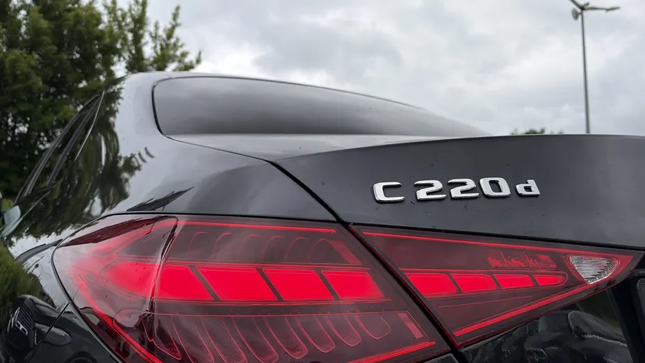 MERCEDES-BENZ C Klasa C 220 d mHEV AMG