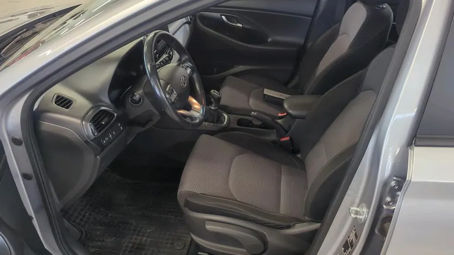 HYUNDAI i30 i30 1.5 DPI Classic +