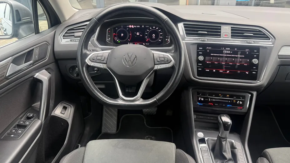 VOLKSWAGEN Tiguan Allspace -