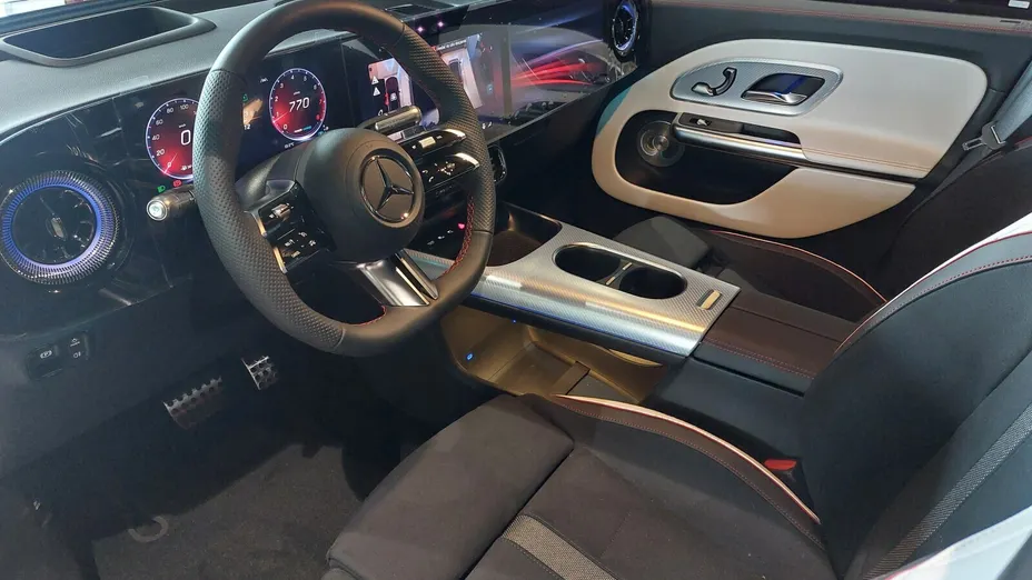 MERCEDES-BENZ GLB -