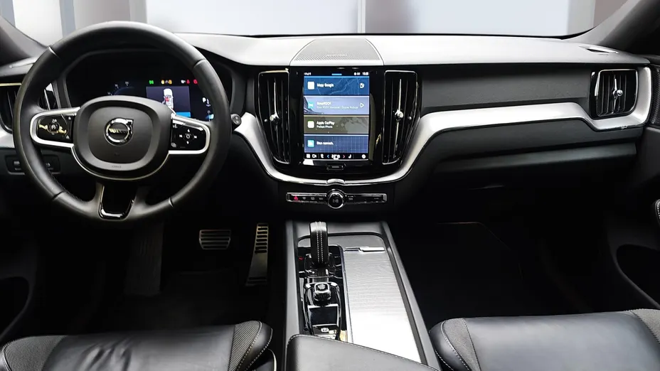 VOLVO XC60 XC60 B4 D AWD R-Design aut