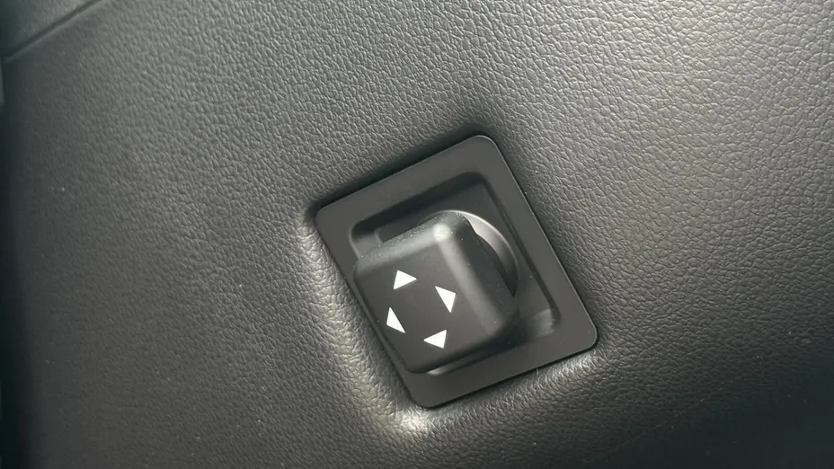 HYUNDAI Santa Fe Santa Fe 1.6 T-GDI HEV Calligraphy 4WD aut 6os.