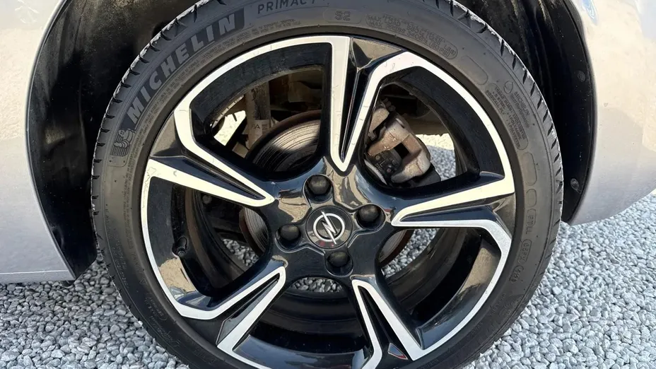 OPEL Corsa -
