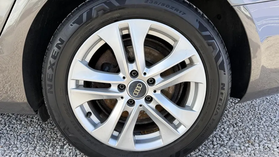 AUDI A4 -