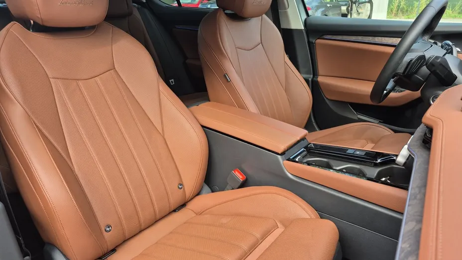 SKODA Superb -